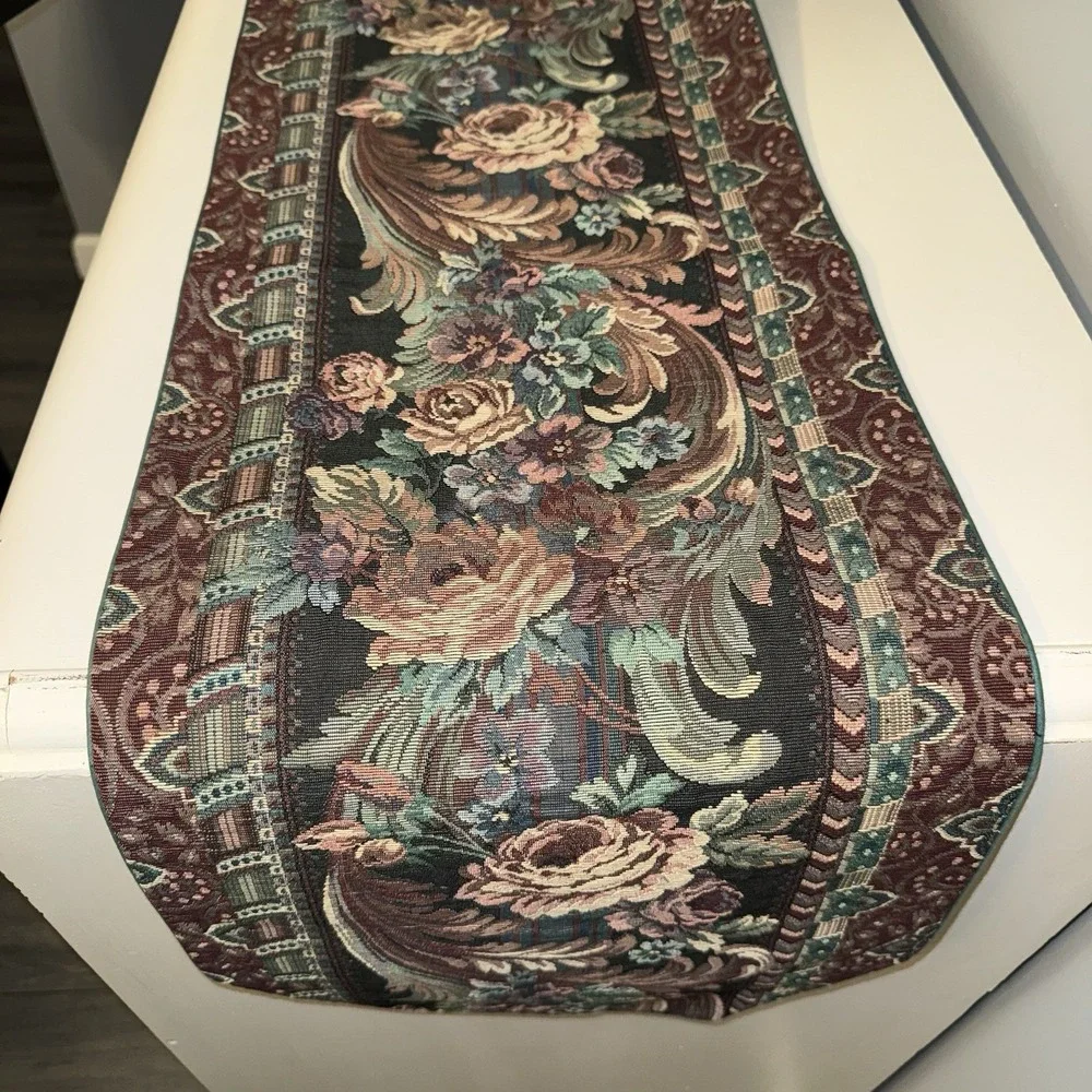 Tapestry Table Runner‎ Green Floral Elegant Country Cottage 42.5x12.5